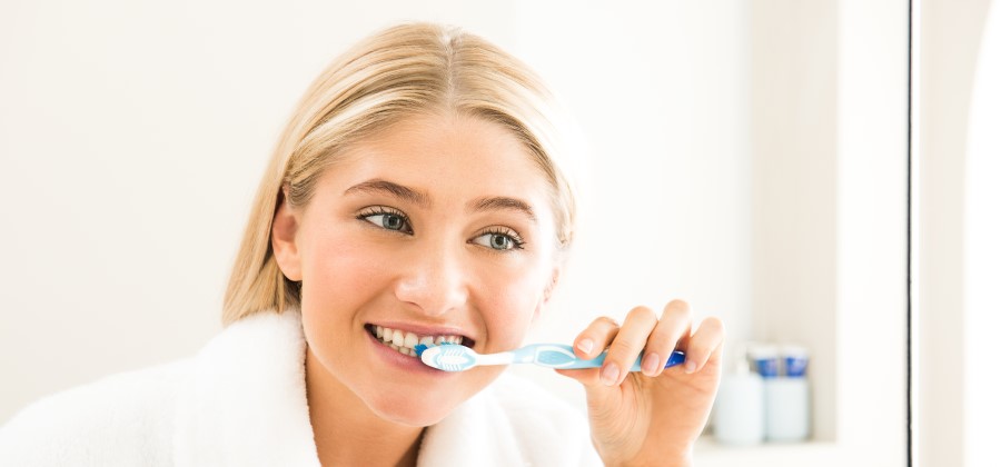 How to whiten teeth naturally