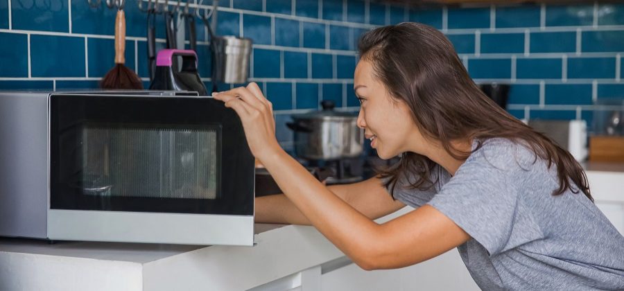 How to clean a microwave in a few simple steps