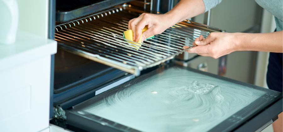 How to Clean Your Oven the Easy Way